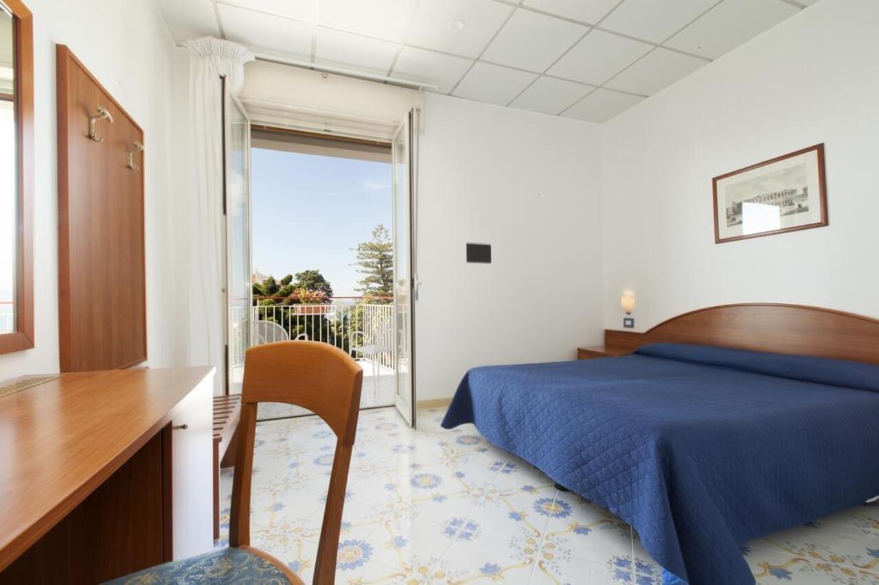 Hotel La Meridiana アンギアーリ エクステリア 写真