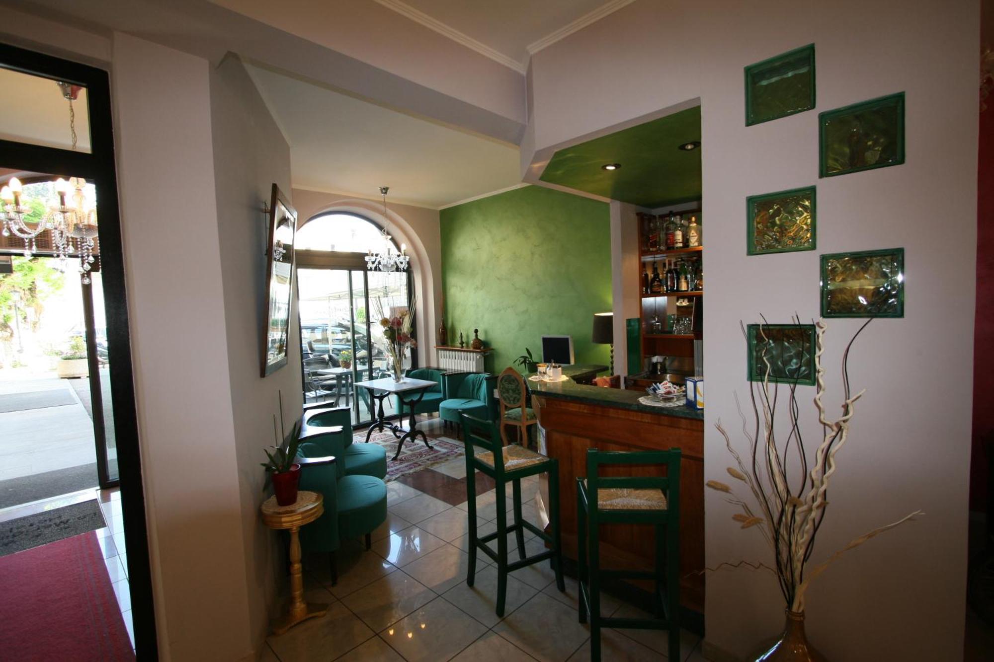 Hotel La Meridiana アンギアーリ エクステリア 写真