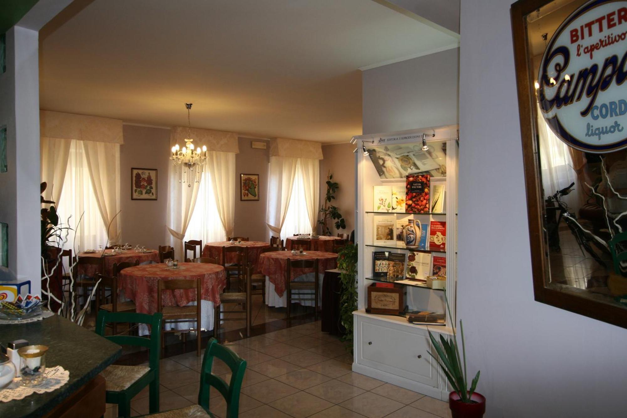 Hotel La Meridiana アンギアーリ エクステリア 写真