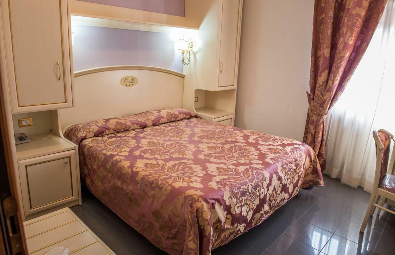 Hotel La Meridiana アンギアーリ エクステリア 写真